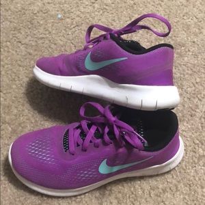 Girl’s Nike sneakers
